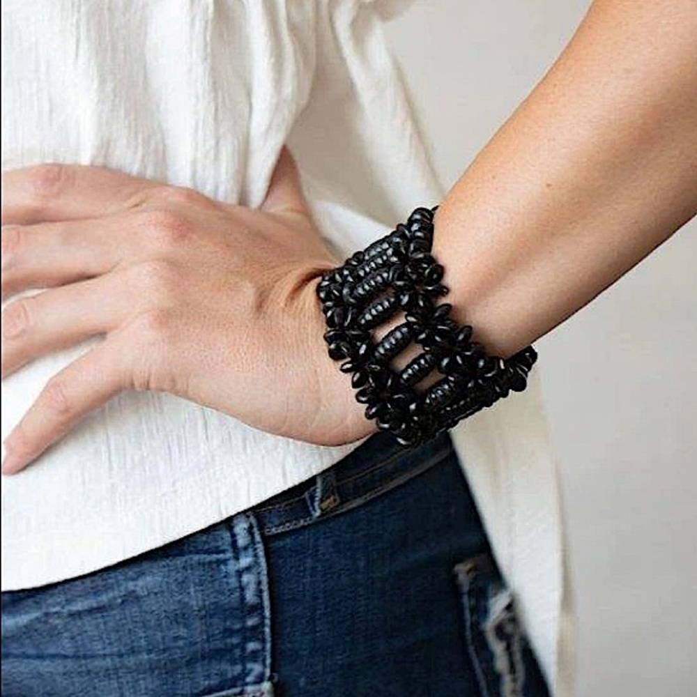 ❤️‍🔥5/$25❤️‍🔥 Fiji Flavor Black Bracelet